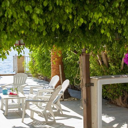 Meneou Beachfront Villa Sunset Perivólia Kültér fotó