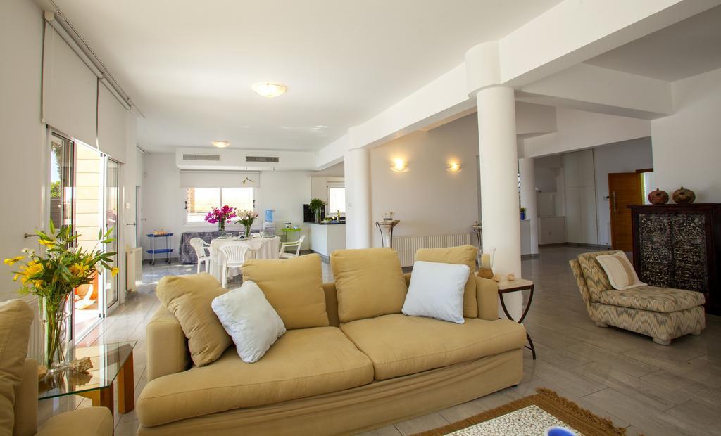 Meneou Beachfront Villa Sunset Perivólia Szoba fotó