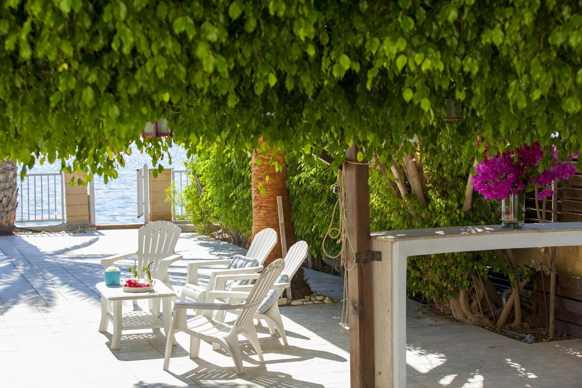 Meneou Beachfront Villa Sunset Perivólia Kültér fotó