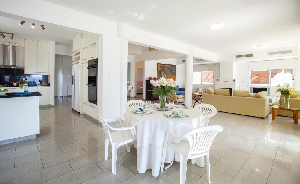 Meneou Beachfront Villa Sunset Perivólia Szoba fotó