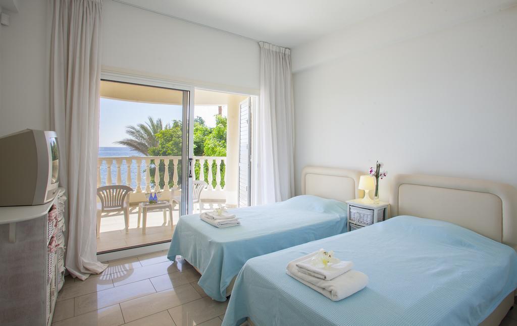 Meneou Beachfront Villa Sunset Perivólia Szoba fotó