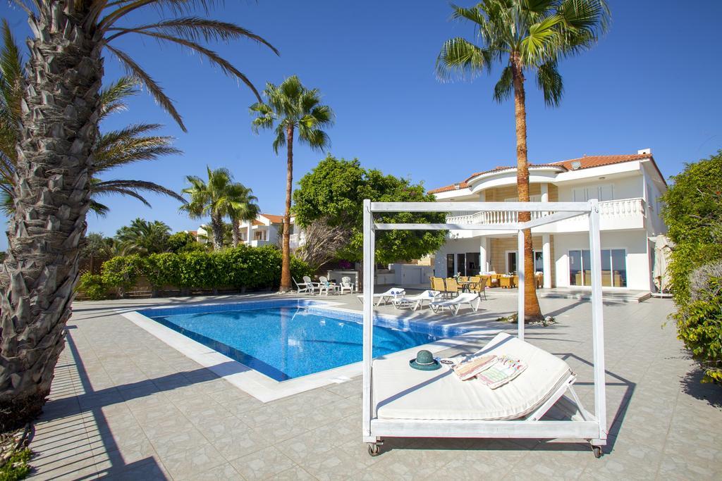 Meneou Beachfront Villa Sunset Perivólia Kültér fotó