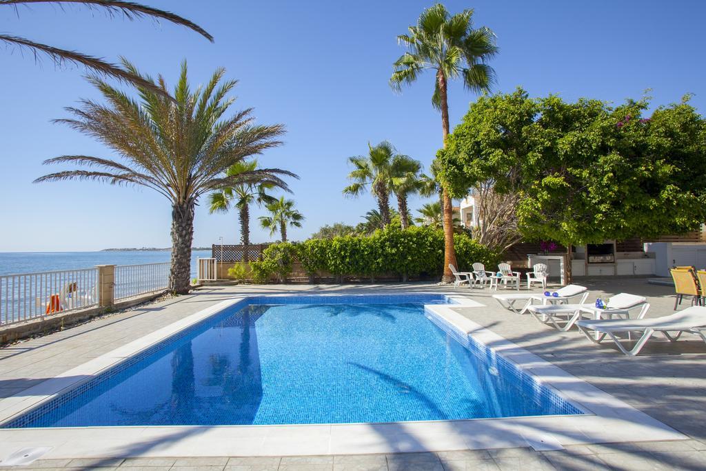 Meneou Beachfront Villa Sunset Perivólia Szoba fotó