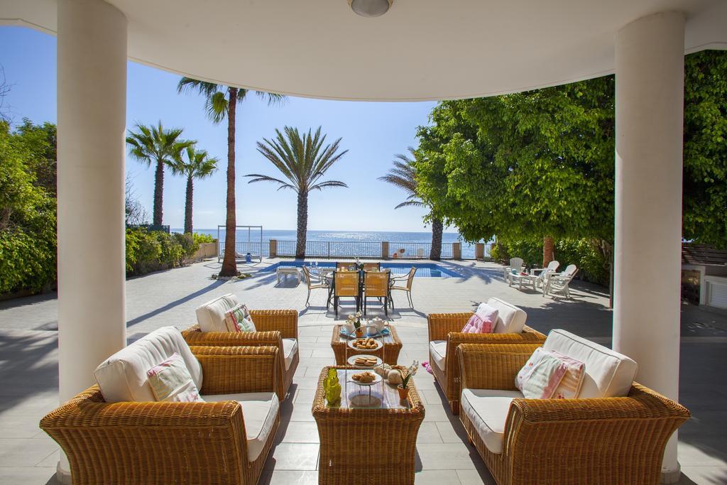 Meneou Beachfront Villa Sunset Perivólia Szoba fotó
